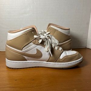 Jordan 1 mid tan gum size 9.5